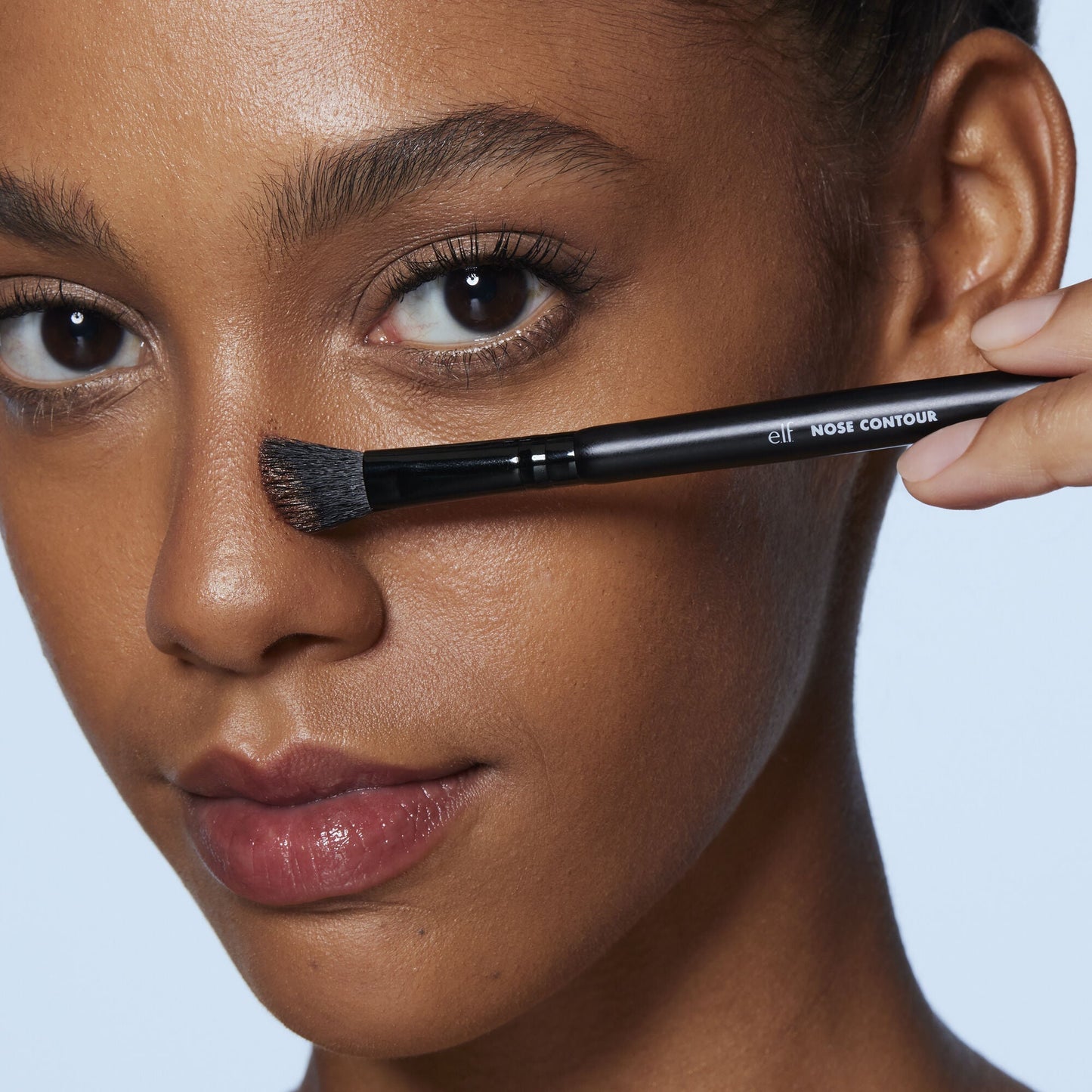 dual-ended-nose-contour-brush-w3 81283_Nose_Contour_Brush.jpg