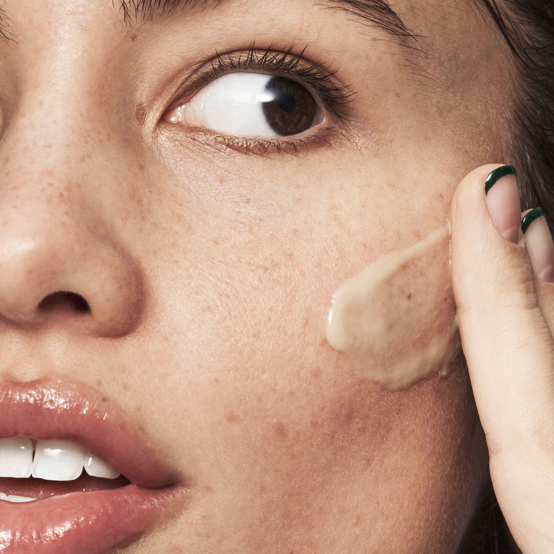 blemish-breakthrough-acne-calming-water-cream-r4 021522_Isabella_Acne_After_0462_FINAL_IGF_9e5f70b6-f47c-4bf3-9a7f-a9f223867f61.jpg