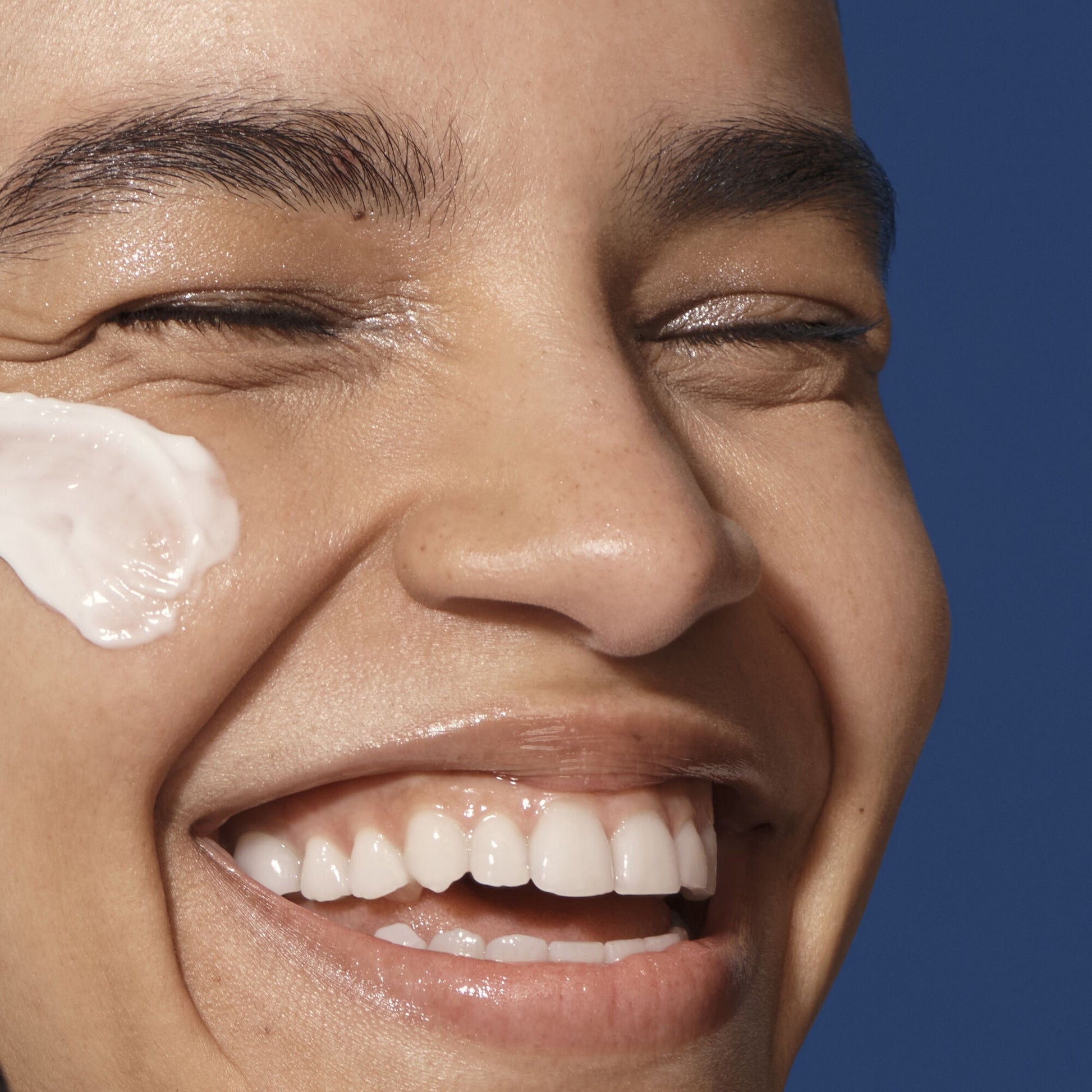 holy-hydration-barrier-goals-cream-regular-t4 042325_SKIN_Austria_HHBC_Strength-Hero_095_v3_RGB_IGF_54364e3f-0c46-4b46-b681-0e5cfd438287.jpg