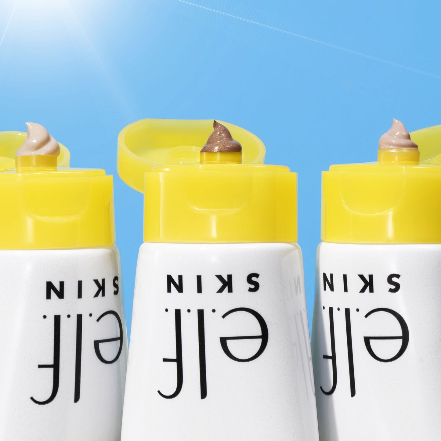 suntouchable-whoa-glow-spf-30-m3 042423_WhoaGlow_Macro_Main-2_IGF_b003ce36-775b-47d0-9dab-e2cd4030ba37.jpg