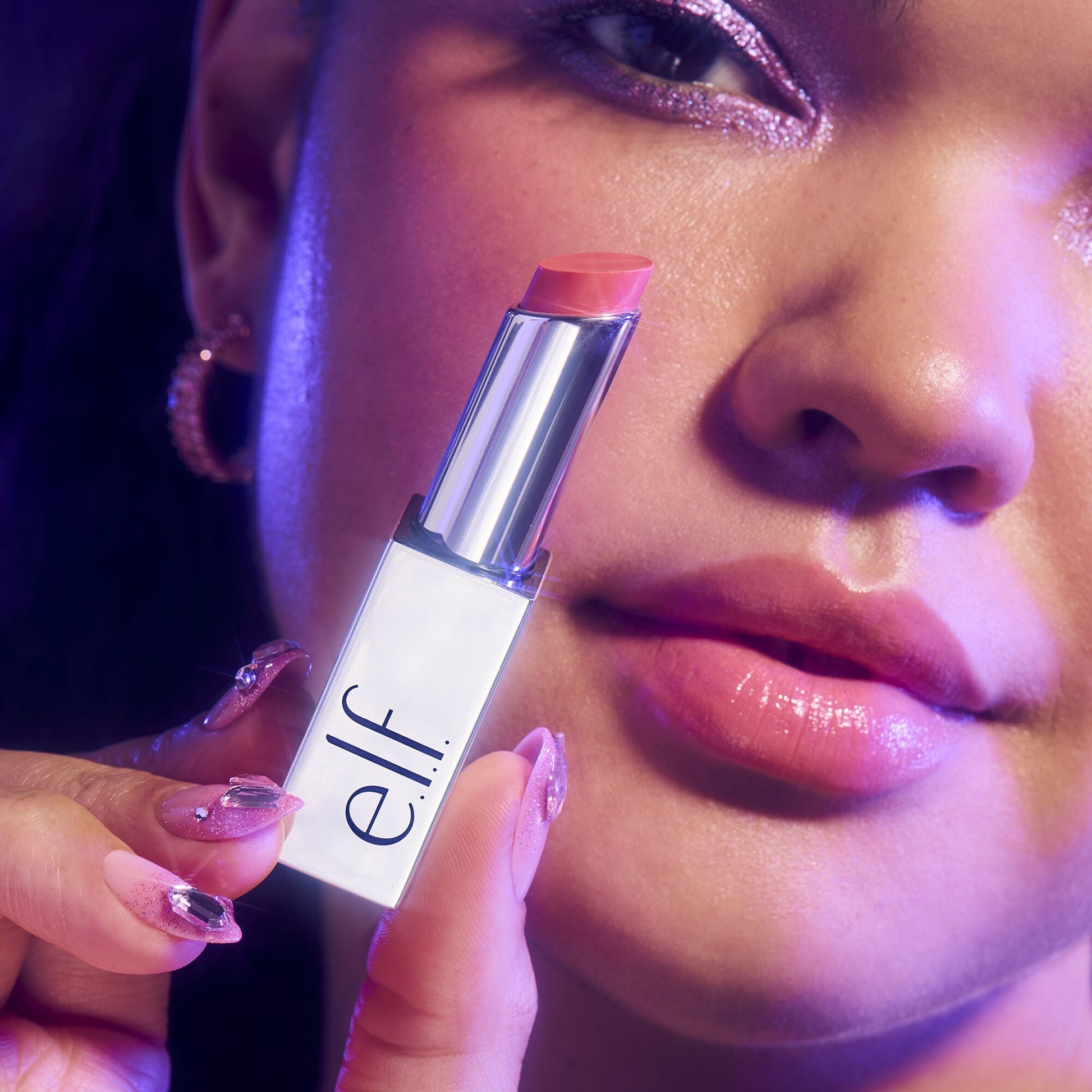 glow-reviver-lip-oil-stick-g8 072225_Breanna_SlipStick_1236_2000x2000_4adb6d91-4349-4c16-9f8e-036611f762d8.jpg