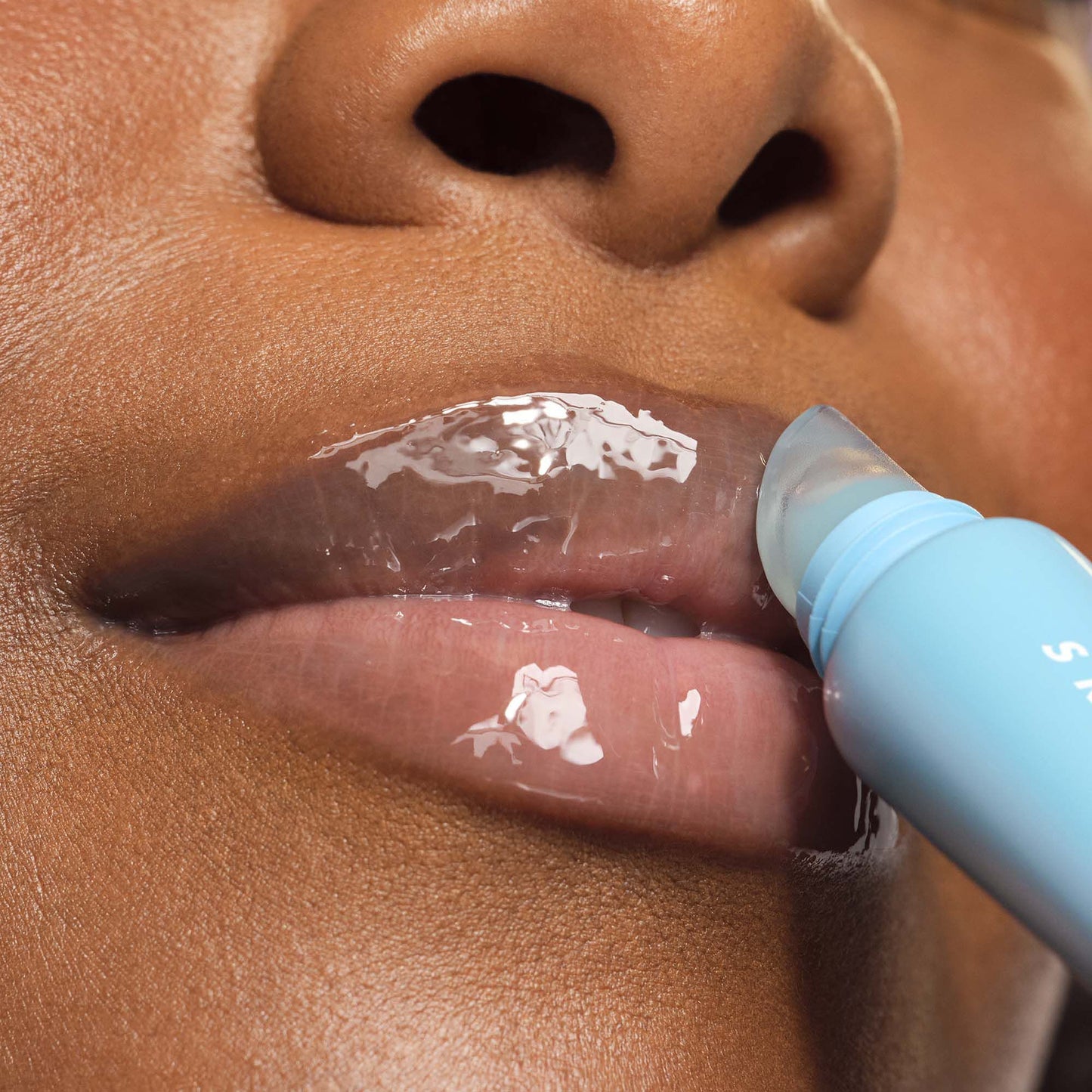 thirst-burst-lip-treatment-j4 57069_SKIN_Enga_Hibiscus_Macro_033_w3QC_RGB_2000x2000_fd68b6a3-ae05-431e-bbc0-31407d9fed44.jpg
