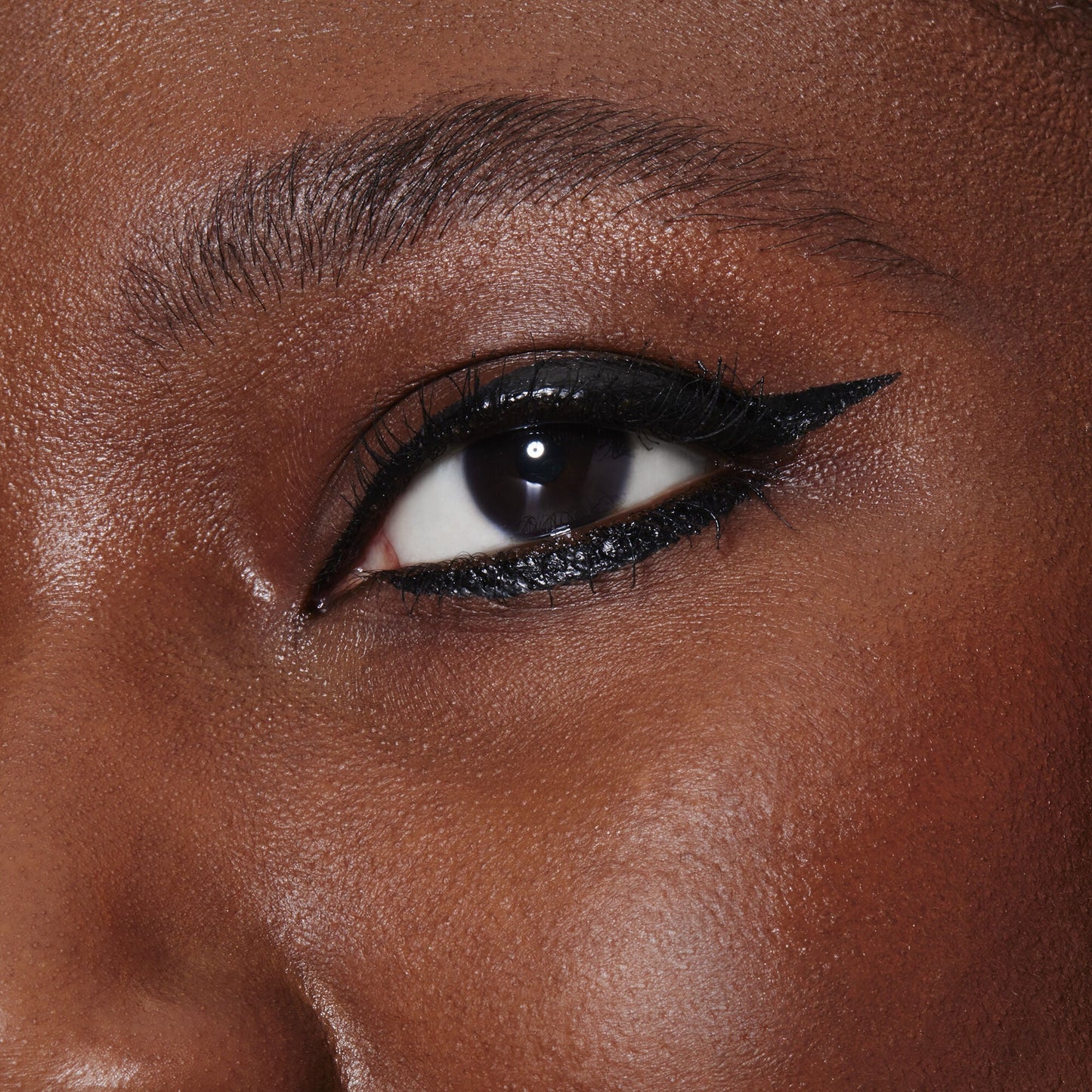 h2o-proof-inkwell-eyeliner-d3 82969_DJ_H20_PROOF_INKWELL_EYELINER_MACRO.jpg
