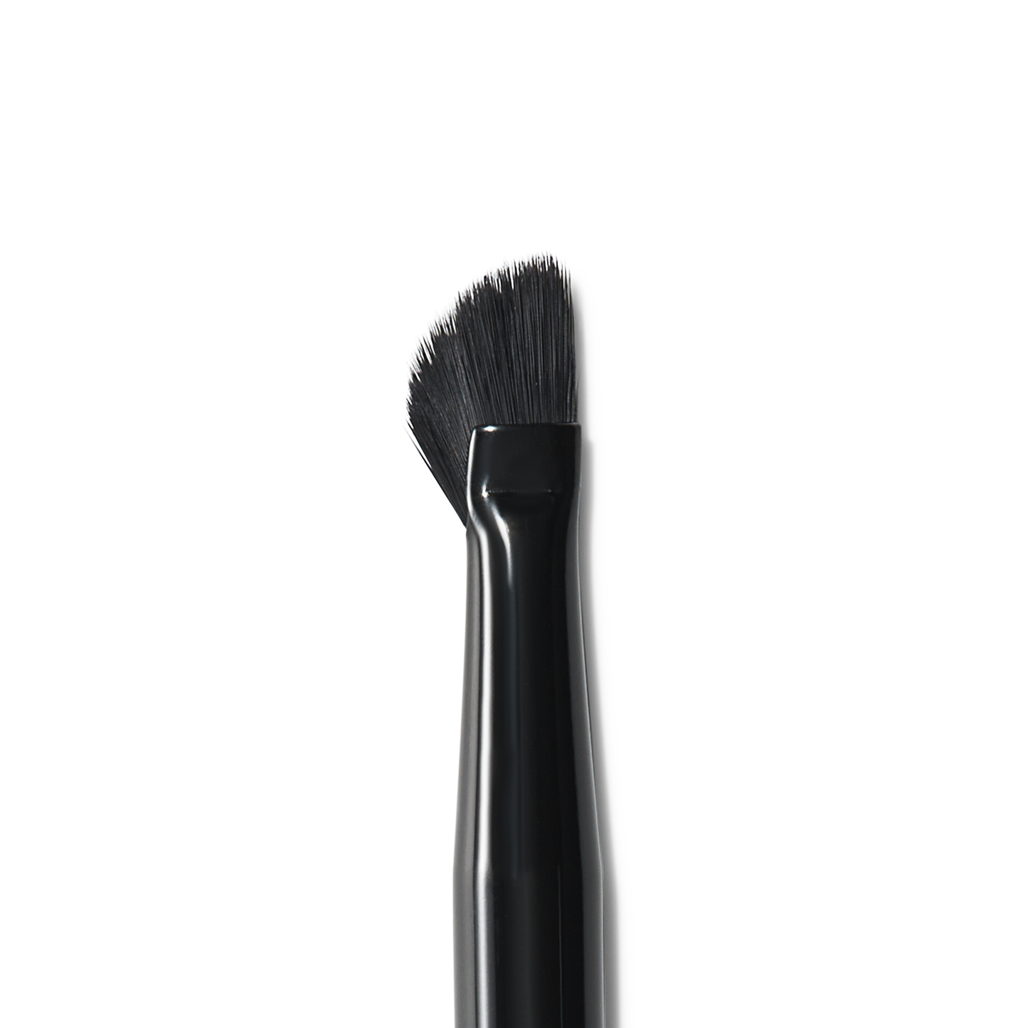 wing-it-liner-brush-k0 84091_MACRO_R.png