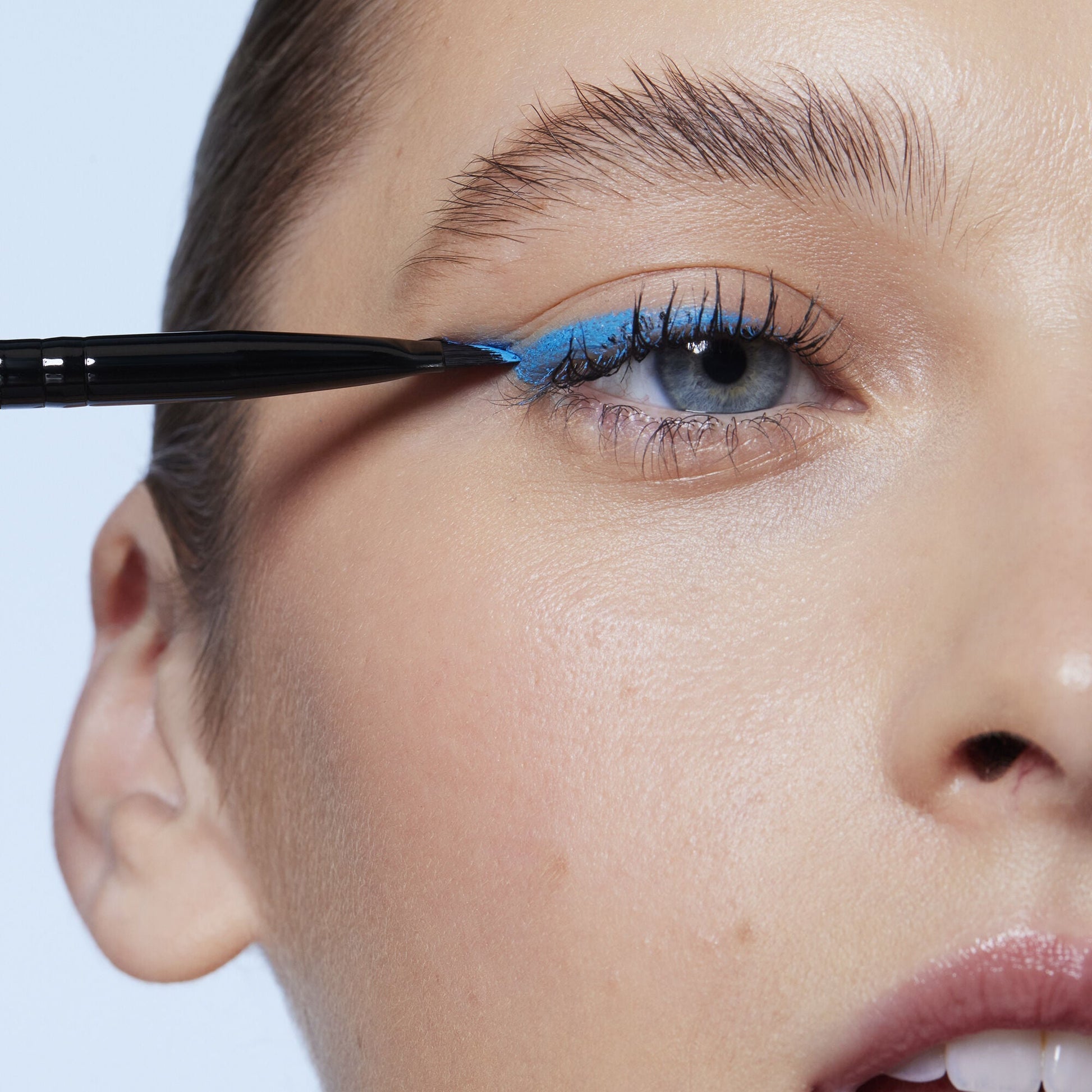 wing-it-liner-brush-k0 84091_Winged_Eyeliner_Brushy.jpg