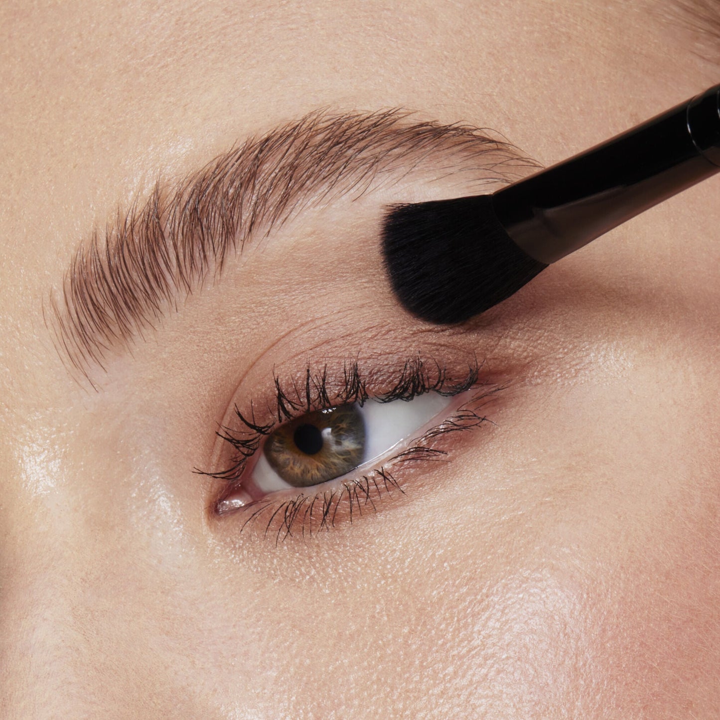 full-face-and-eye-makeup-brush-set-with-travel-case-x0 84674_FULL_FACE_EYE_BRUSH_SET_BLENDING_EYE_BRUSH_CARI_0137.jpg